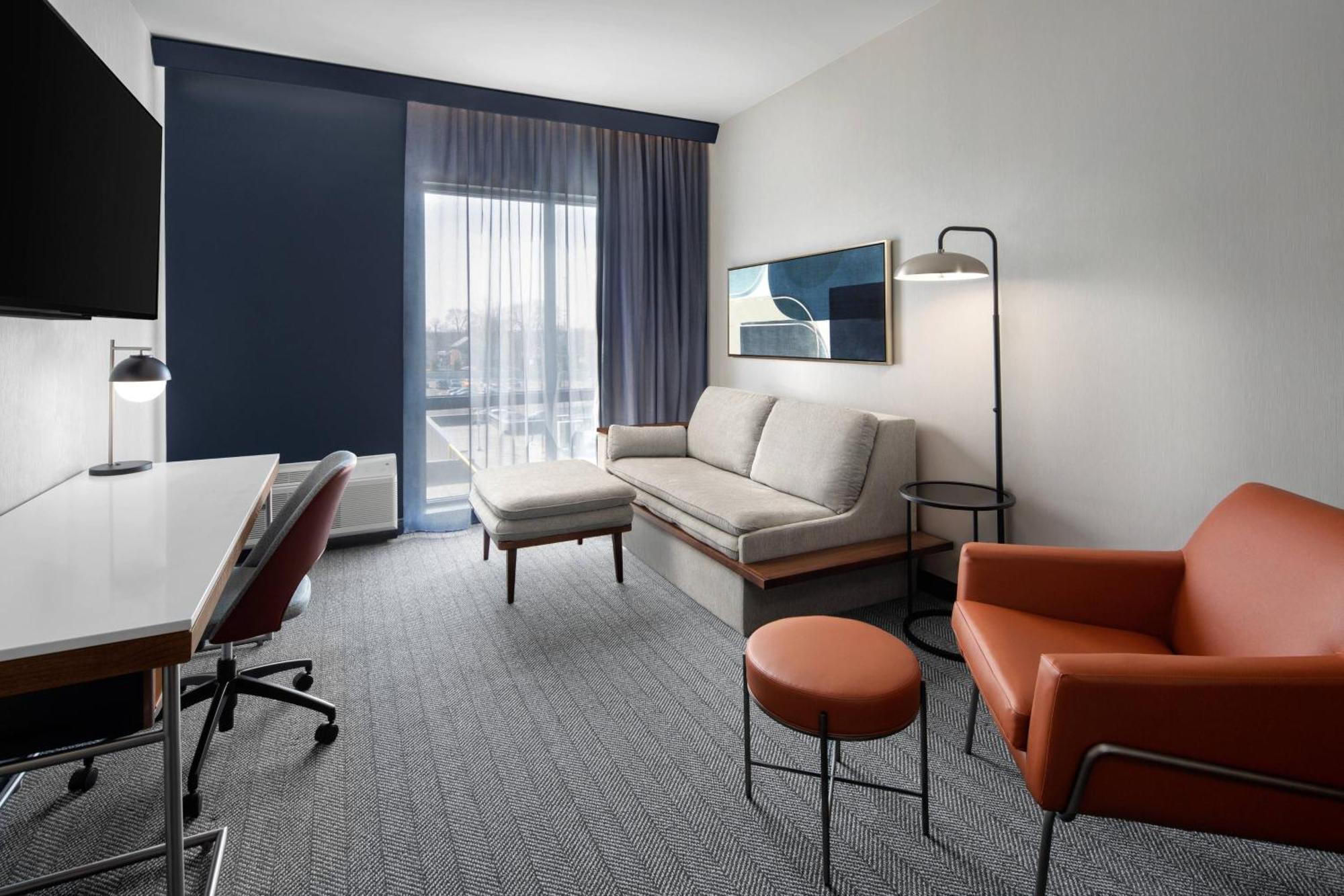 Courtyard By Marriott Lansing Downtown Hotel Buitenkant foto