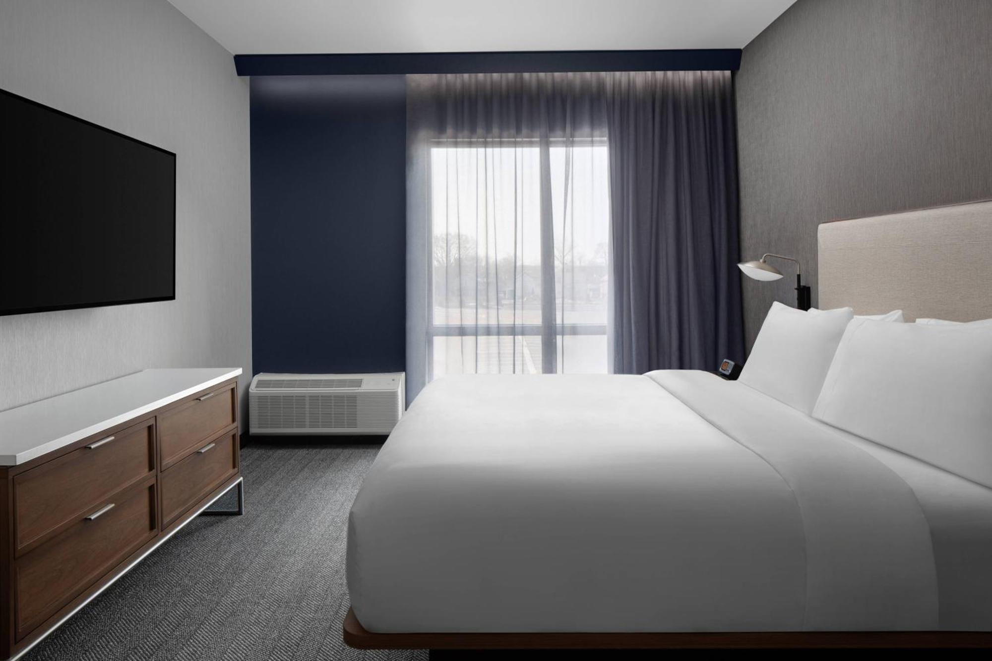 Courtyard By Marriott Lansing Downtown Hotel Buitenkant foto