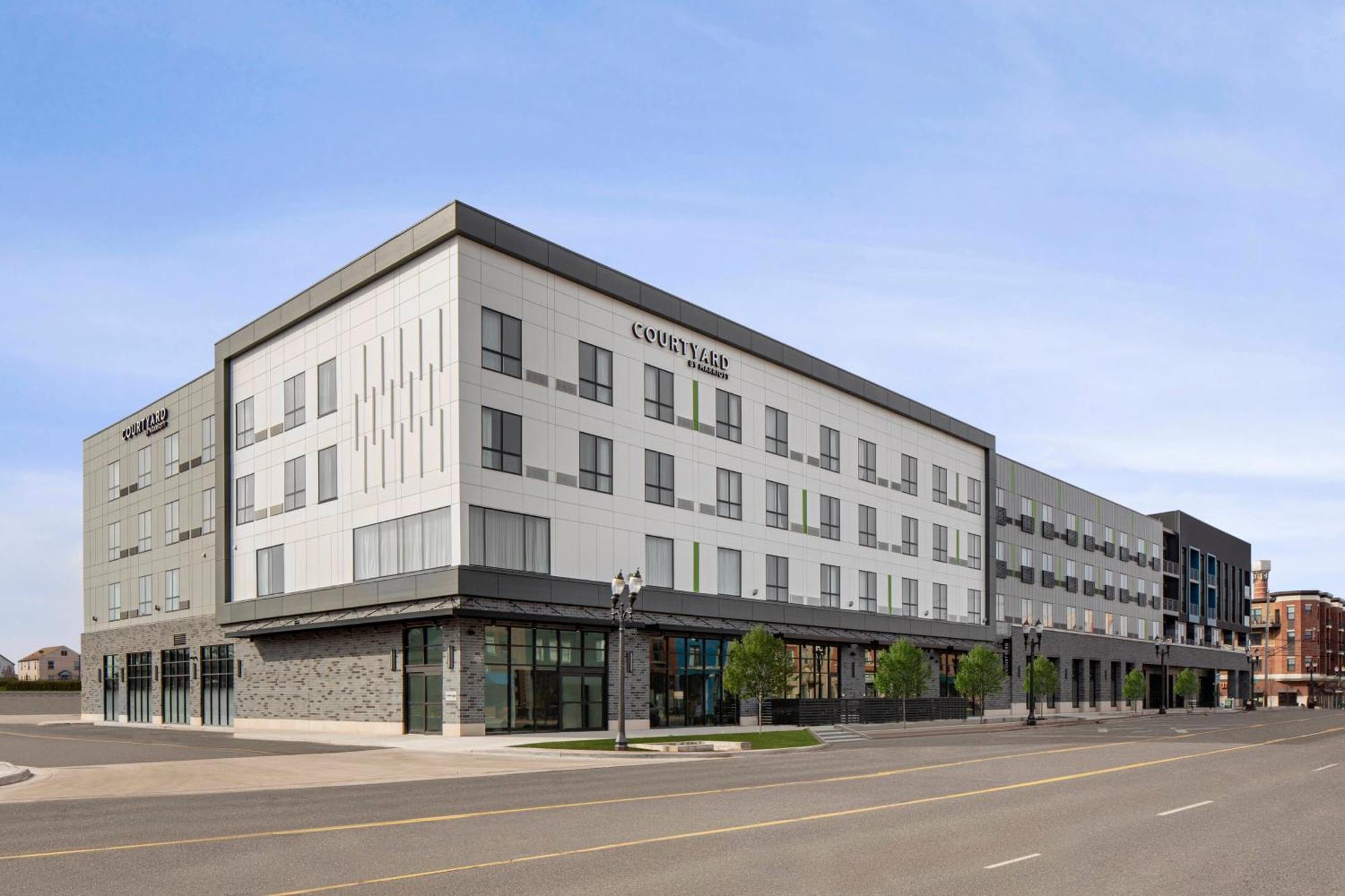 Courtyard By Marriott Lansing Downtown Hotel Buitenkant foto